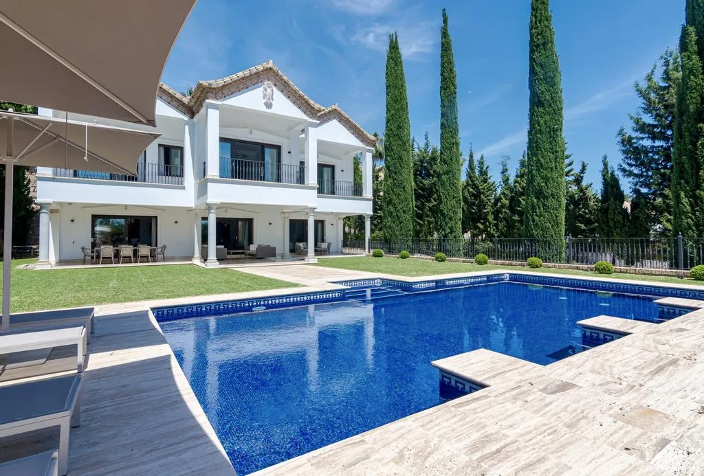 Villa 1072m² in Spain, Marbella. Priced at 45000€ rent photo-14