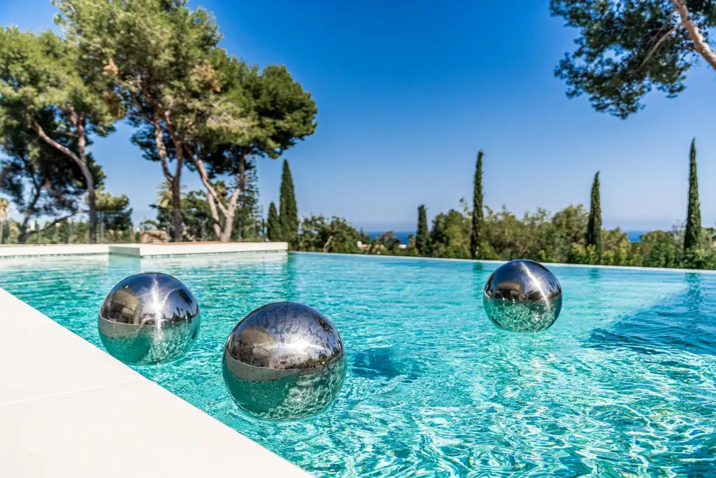 Villa 1072m² in Spain, Marbella. Priced at 45000€ rent photo-15