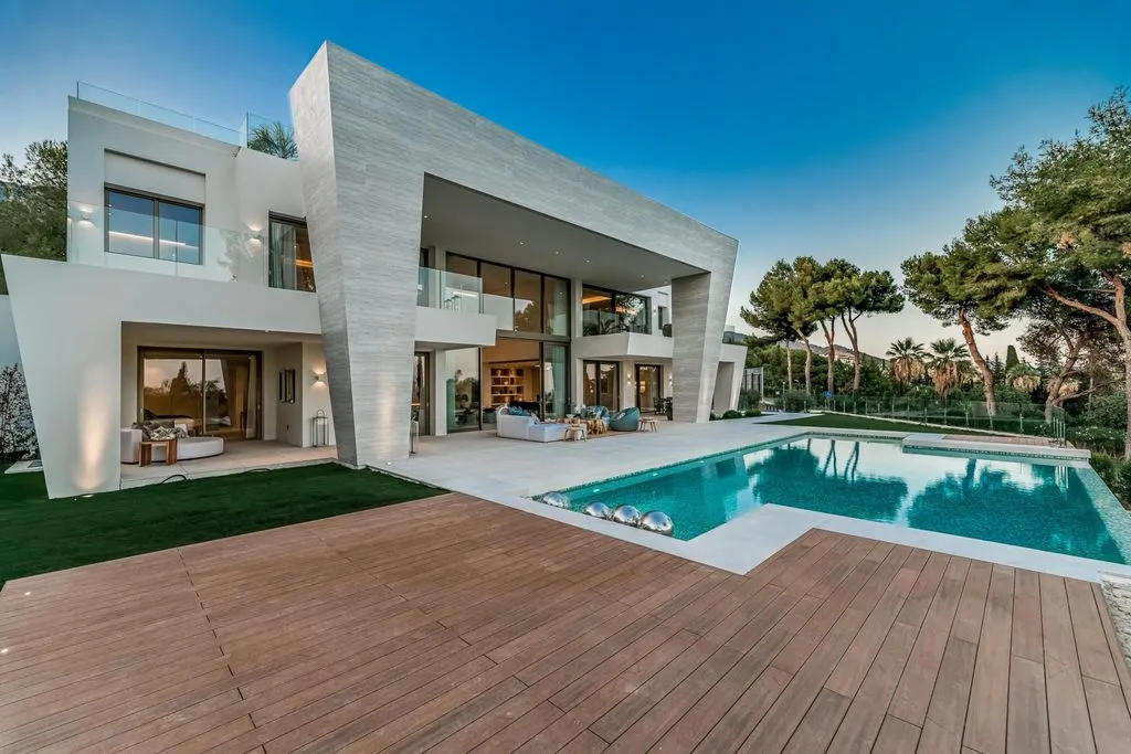Villa 1072m² in Spain, Marbella. Priced at 45000€ rent photo-18
