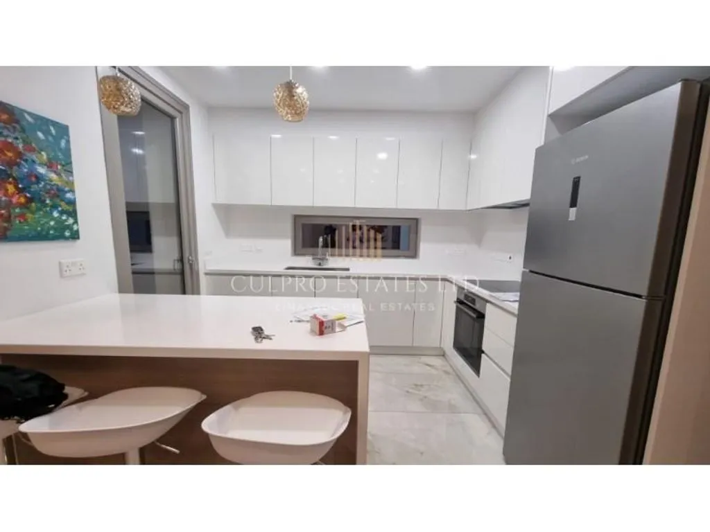 Flat 96m² in Italy, Naples. Priced at 2400€ rent photo-1