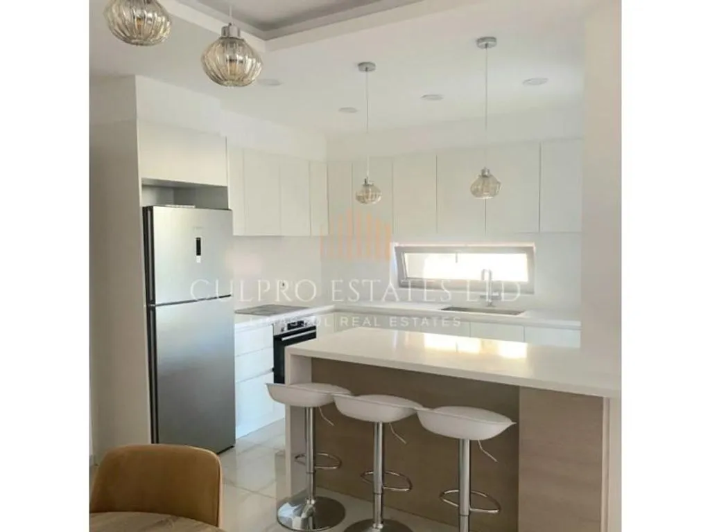 Flat 96m² in Italy, Naples. Priced at 2400€ rent photo-5