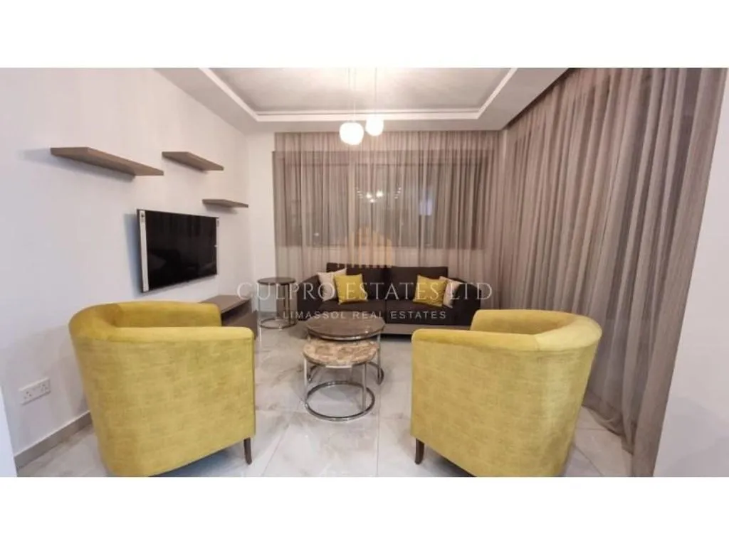 Flat 96m² in Italy, Naples. Priced at 2400€ rent photo-6