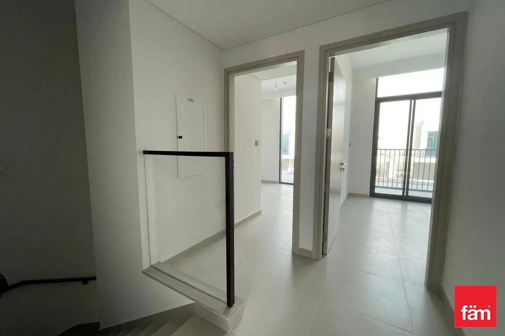 Flat 156m² in UAE, Dubai. Priced at 50090€ rent photo-1