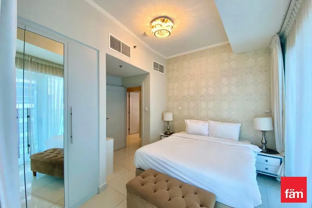 Flat 156m² in UAE, Dubai. Priced at 50090€ rent photo-4