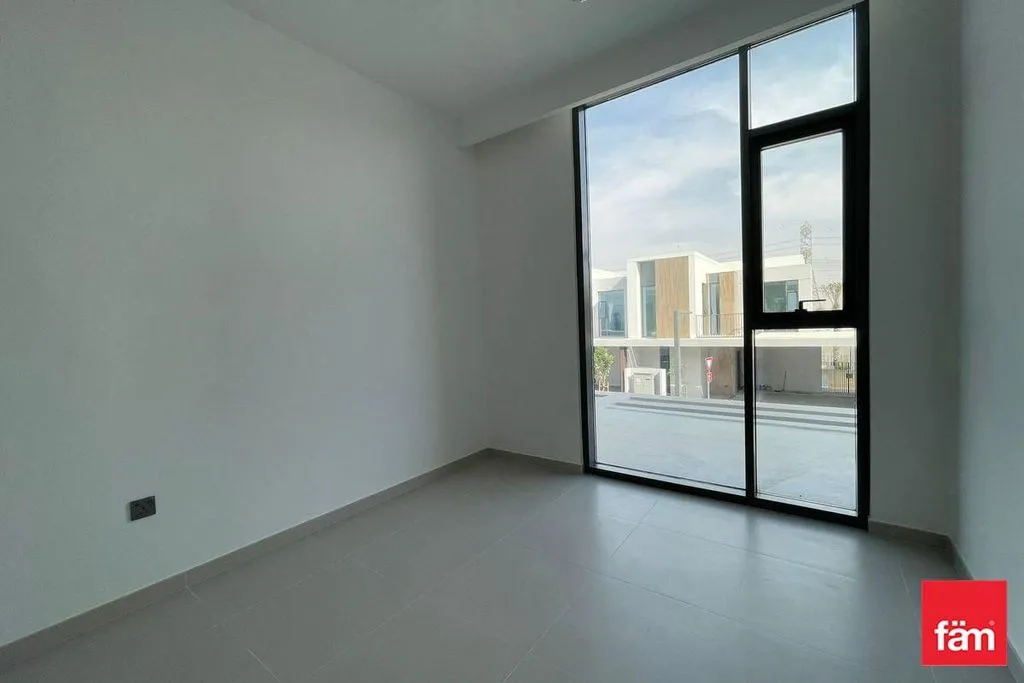 Flat 156m² in UAE, Dubai. Priced at 50090€ rent photo-9