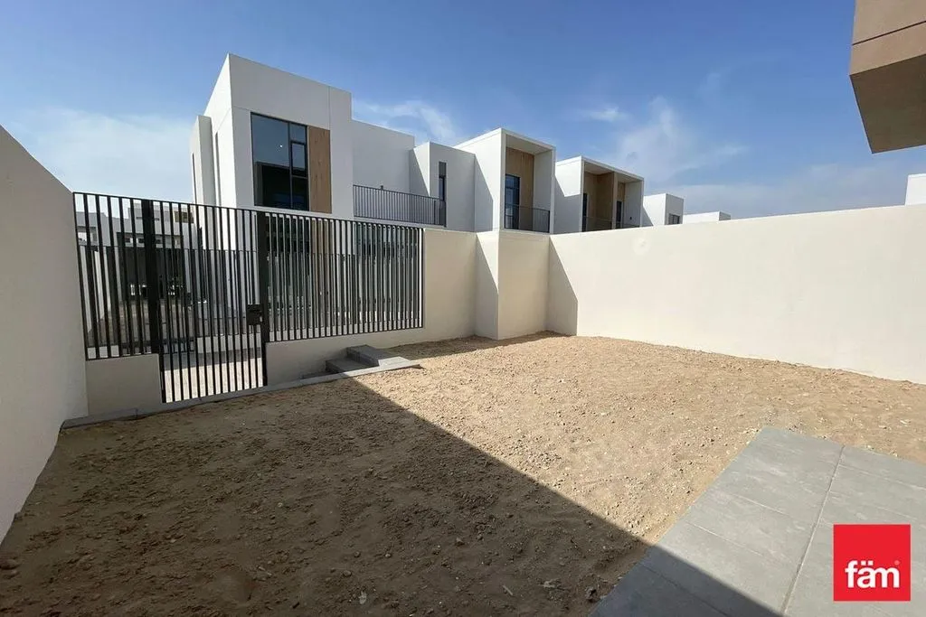 Flat 156m² in UAE, Dubai. Priced at 50090€ rent photo-18