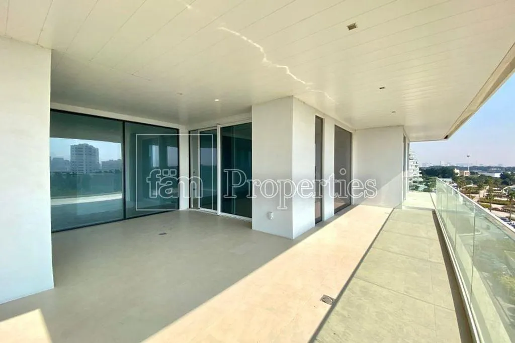 Flat 156m² in UAE, Dubai. Priced at 50090€ rent photo-24