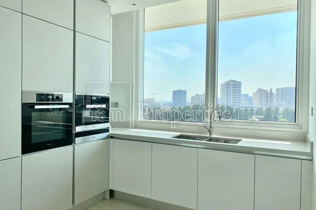 Flat 156m² in UAE, Dubai. Priced at 50090€ rent photo-43