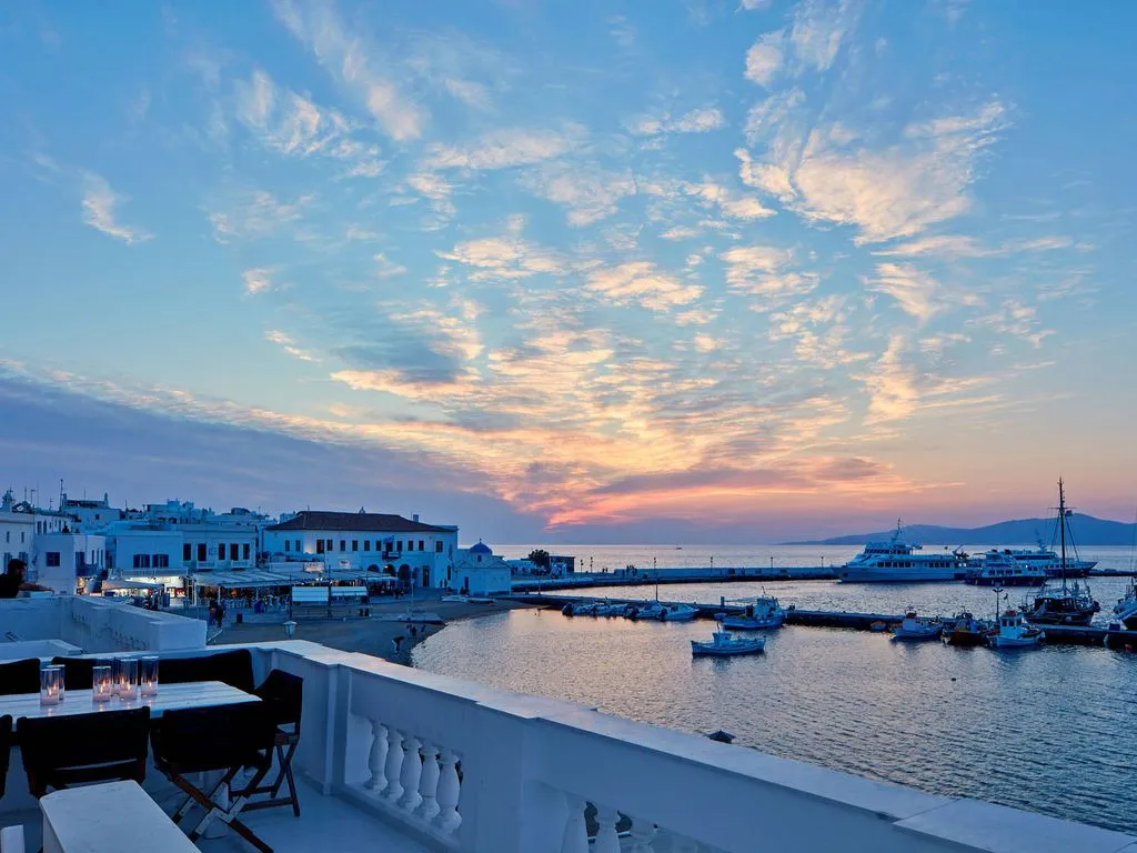 Villa 250m² in Greece, Mykonos. Priced at 14700€ rent photo-4