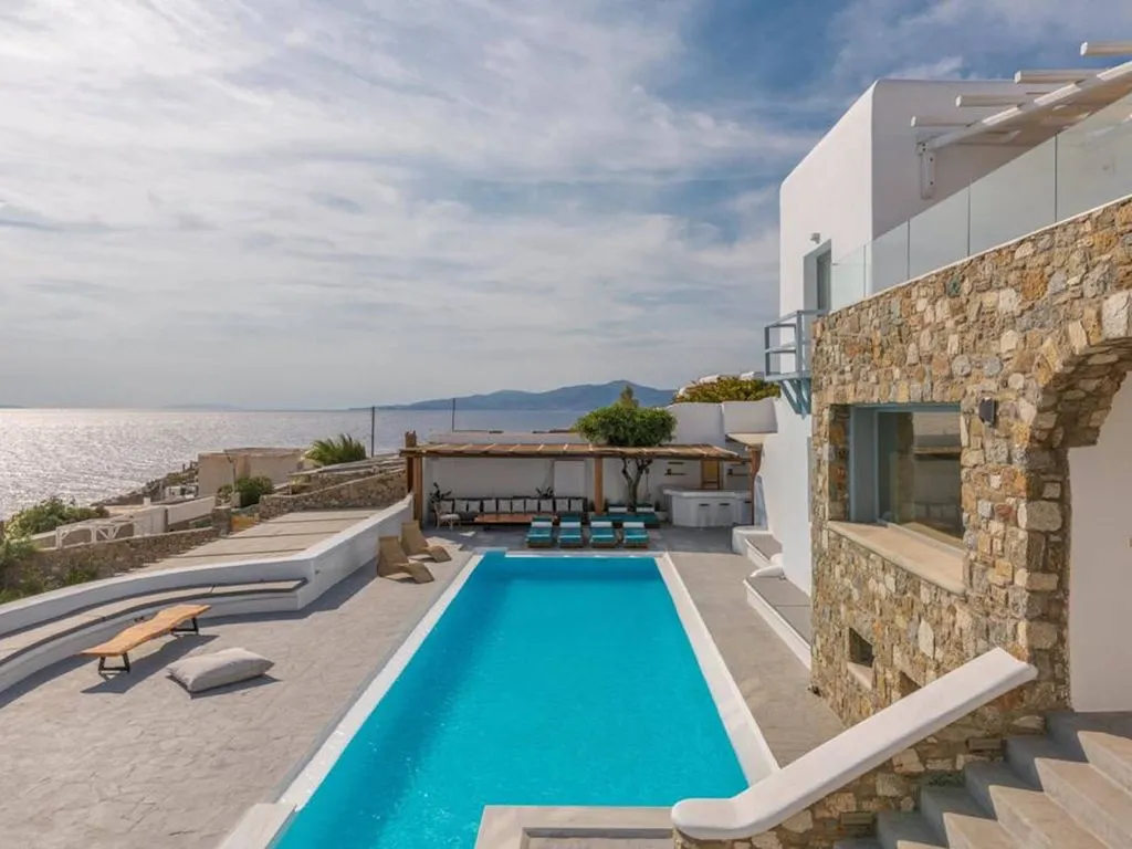 Villa 270m² in Greece, Mykonos. Priced at 1800€ rent photo-3