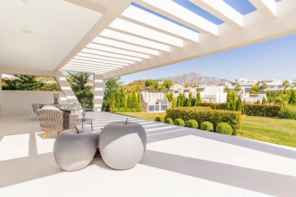 Villa 383m² in Portugal, Oeirash. Priced at 2800000€ rent photo-9