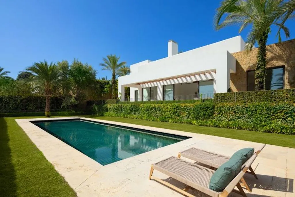 Villa 500m² in Portugal, Oeirash. Priced at 5695000€ rent photo-3