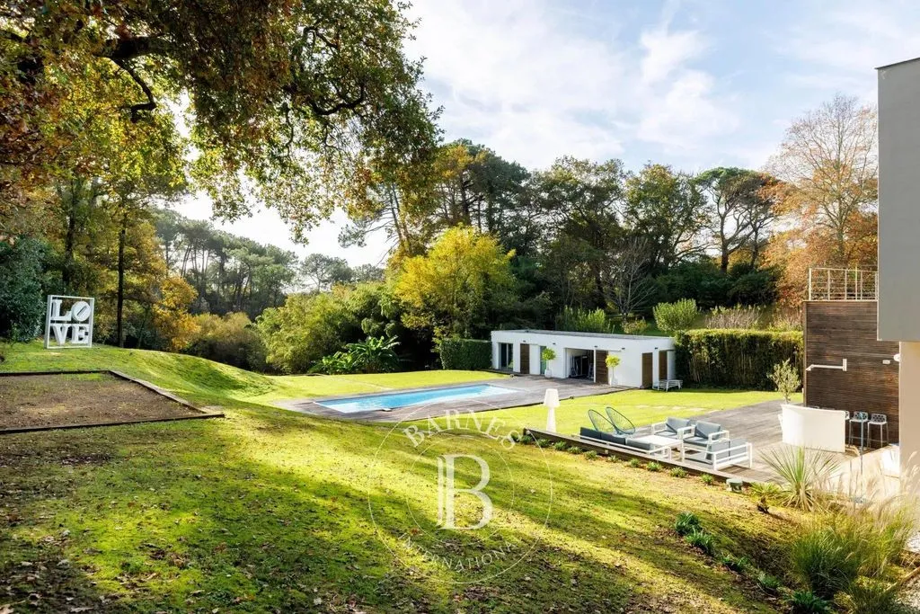 House 450m² in Italy, Cannara. Priced at 4800000€ rent photo-2