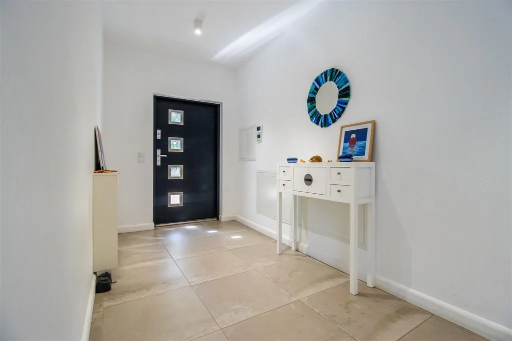 House 216m² in Portugal, Lagoa. Priced at 1500000€ rent photo-6