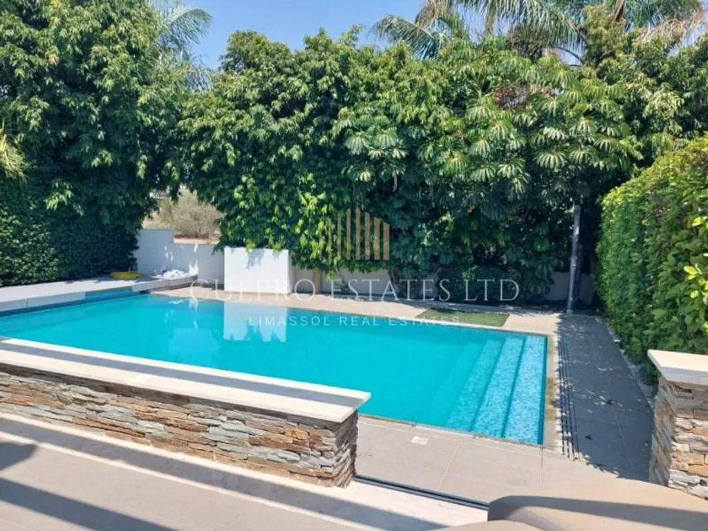 House 300m² in Cyprus, Limassol. Priced at 4000€ rent photo-1