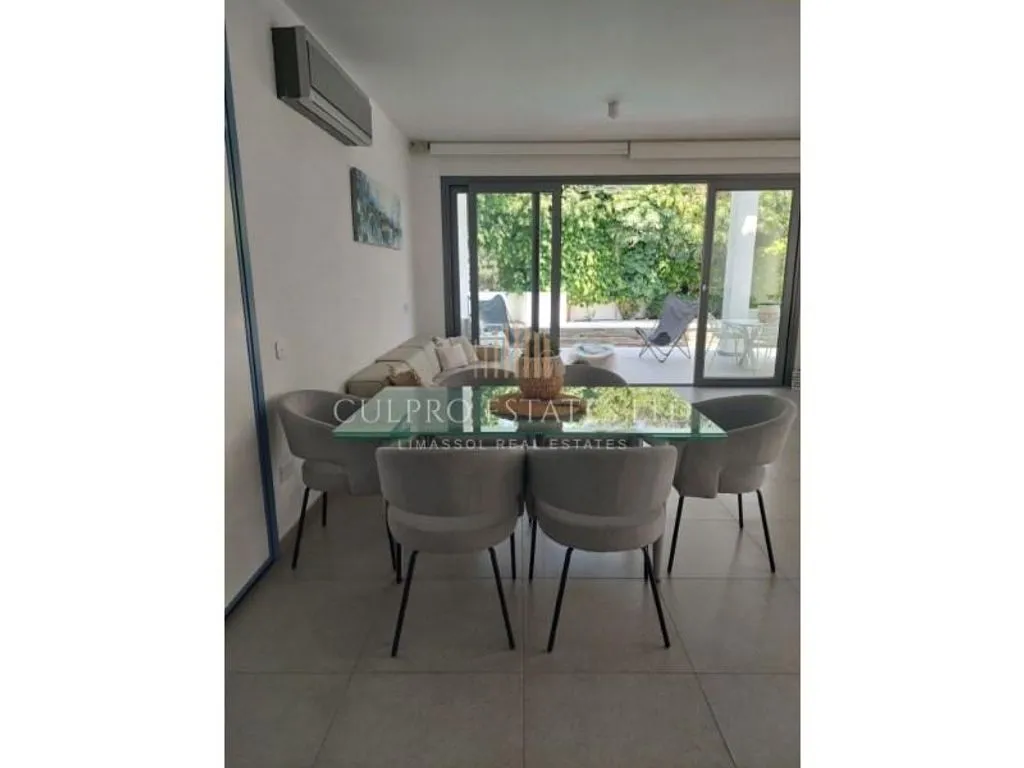 House 300m² in Cyprus, Limassol. Priced at 4000€ rent photo-10