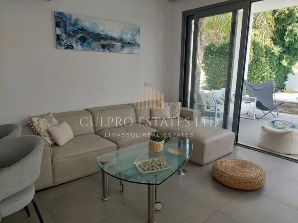 House 300m² in Cyprus, Limassol. Priced at 4000€ rent photo-11