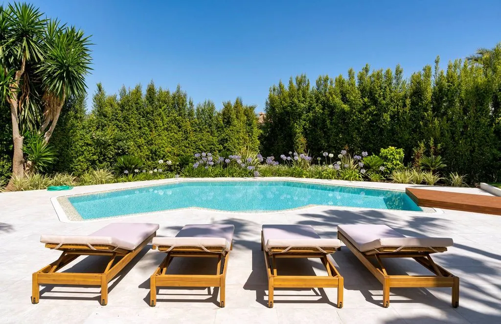 Villa 618m² in Portugal, Oeirash. Priced at 4895000€ rent photo-3