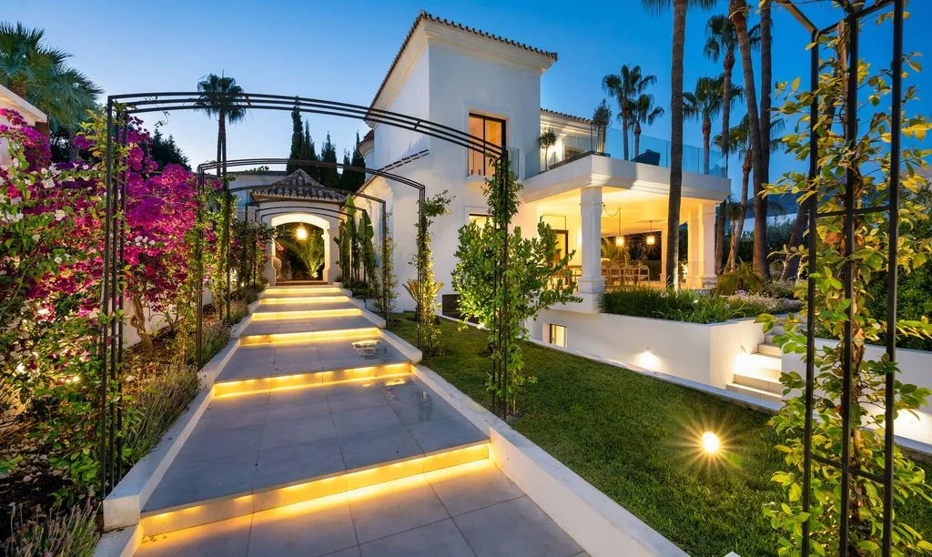 Villa 618m² in Portugal, Oeirash. Priced at 4895000€ rent photo-10