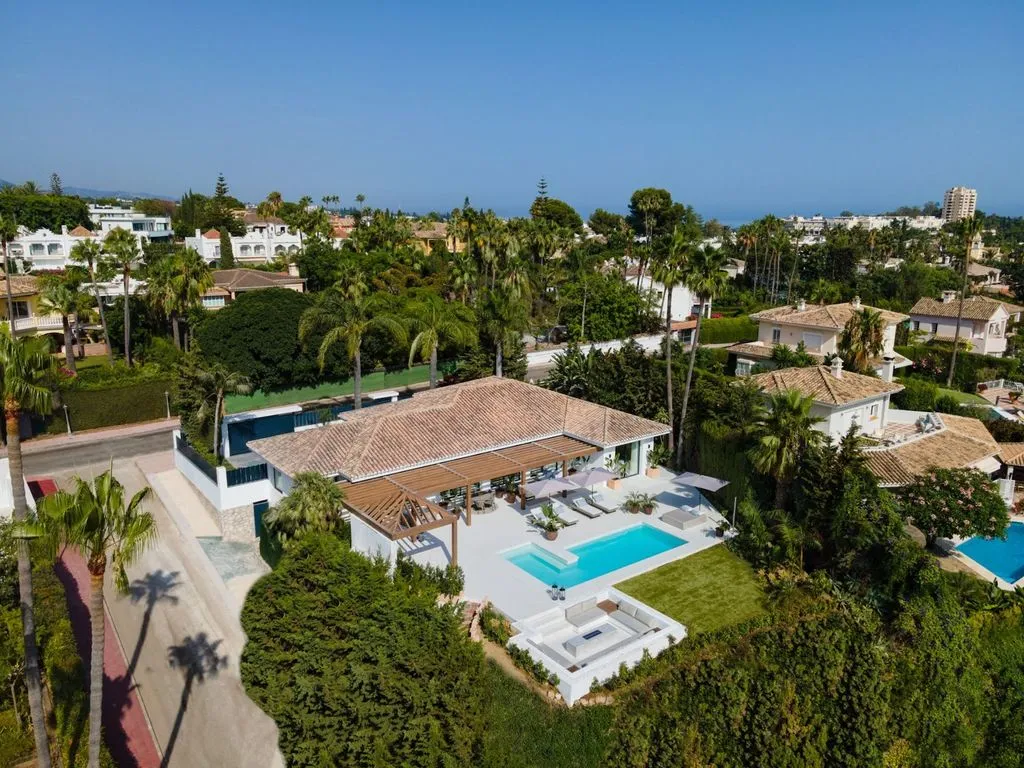 Villa 531m² in Portugal, Oeirash. Priced at 4250000€ rent photo-5