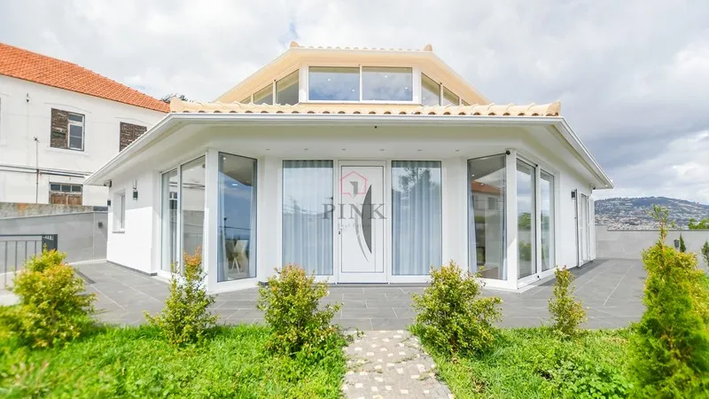 House 160m² in Portugal, Funchal. Priced at 1179268£ rent photo-2
