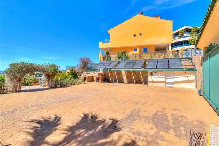 House 215m² in Italy, Cremona. Priced at 4200000€ rent photo-14