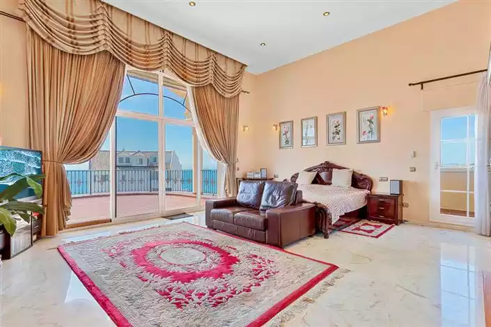 House 215m² in Italy, Cremona. Priced at 4200000€ rent photo-25