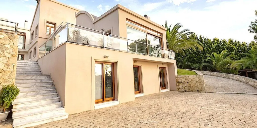House 440m² in Greece, Chania. Priced at 2200000€ rent photo-4