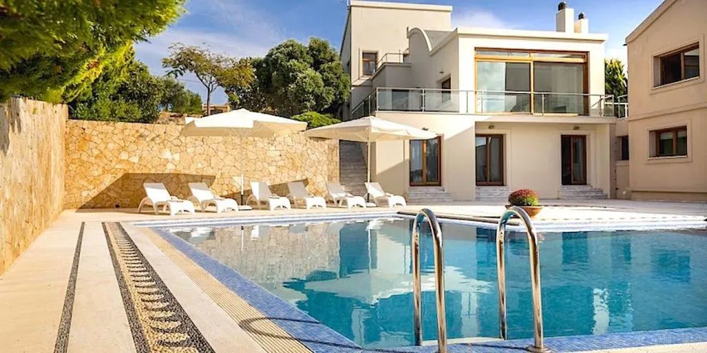 House 440m² in Greece, Chania. Priced at 2200000€ rent photo-6