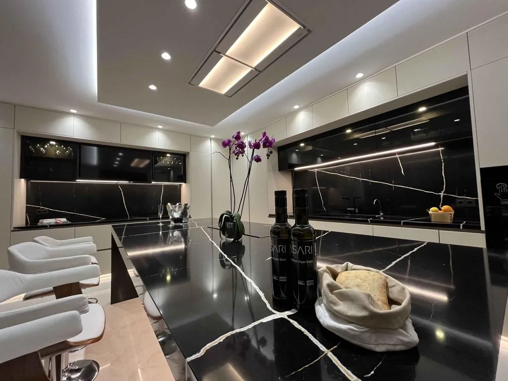 Villa 630m² in Portugal, Oeirash. Priced at 4000000€ rent photo-4