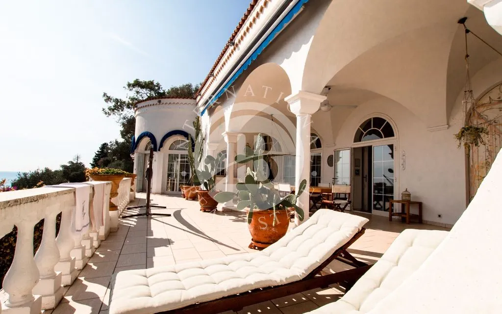 Villa 450m² in Italy, Ventimiglia. Priced at 4300000€ rent photo-5