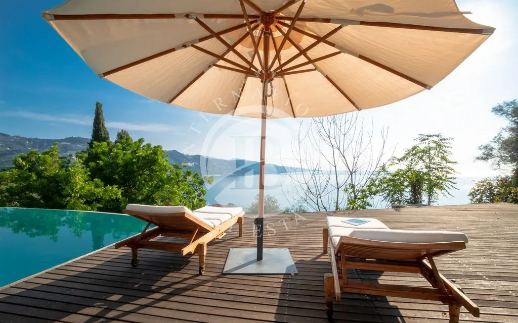 Villa 450m² in Italy, Ventimiglia. Priced at 4300000€ rent photo-6