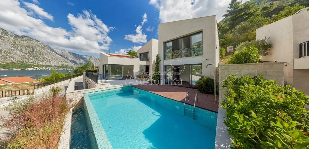 House 456m² in Montenegro, Kotor. Priced at 2000000€ rent photo-2