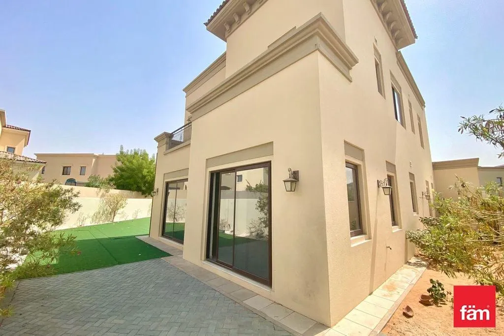 Villa 1025m² in UAE, Dubai. Priced at 349500€ rent photo-11