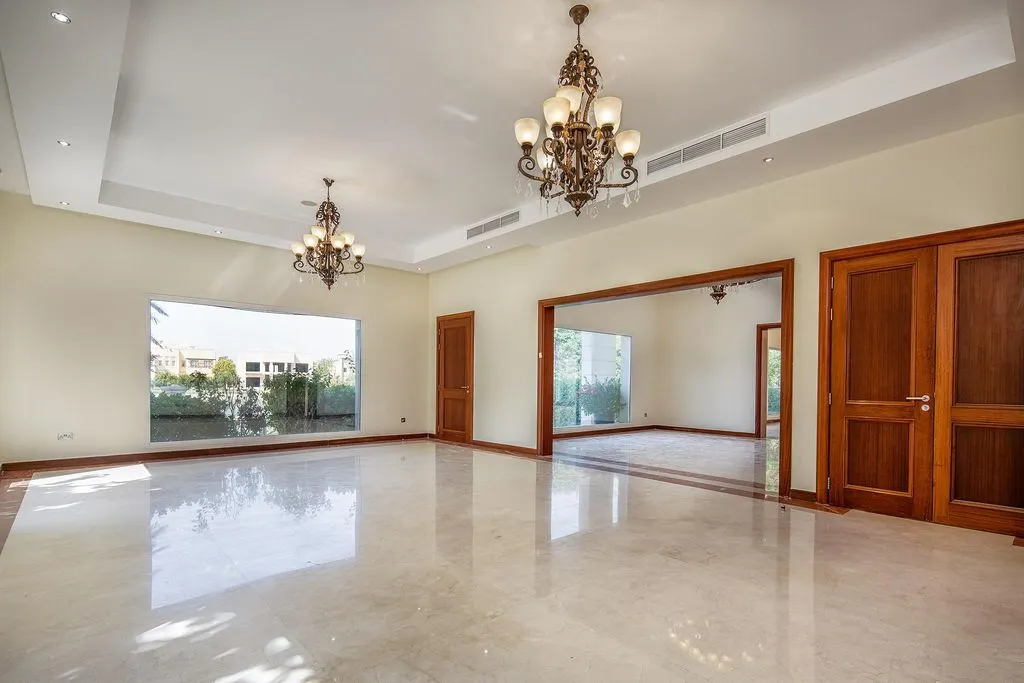 Villa 1025m² in UAE, Dubai. Priced at 349500€ rent photo-13