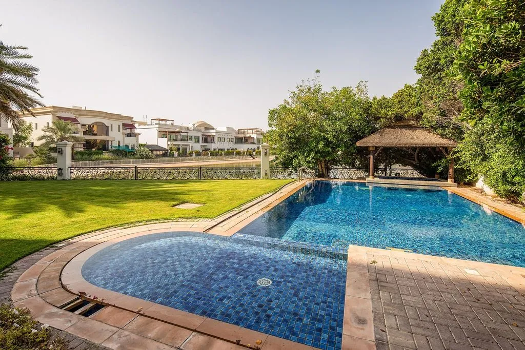 Villa 1025m² in UAE, Dubai. Priced at 349500€ rent photo-31