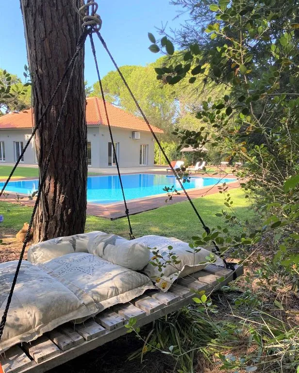Villa 500m² in Portugal, Cascais. Priced at 25000€ rent photo-6