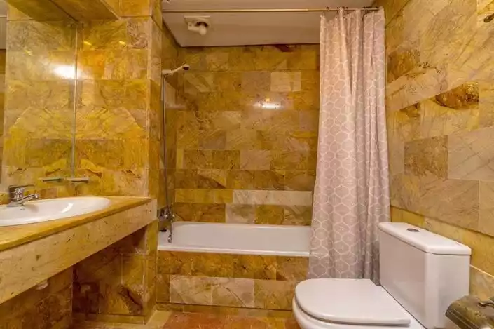 Flat 80m² in Spain, Torrevieja. Priced at 215000€ rent photo-14