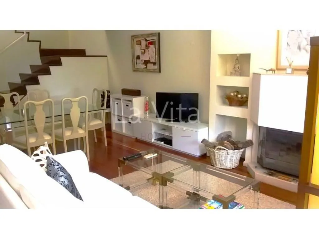 House 135m² in Portugal, Cascais. Priced at 3200€ rent photo-1