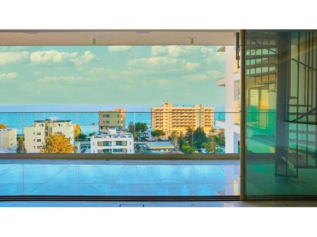 Flat 297m² in Cyprus, Limassol. Priced at 1800000€ rent photo-1