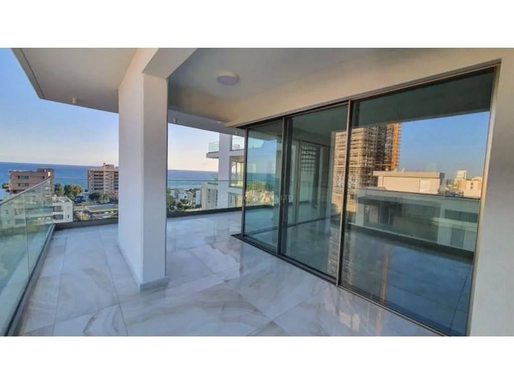 Flat 297m² in Cyprus, Limassol. Priced at 1800000€ rent photo-4