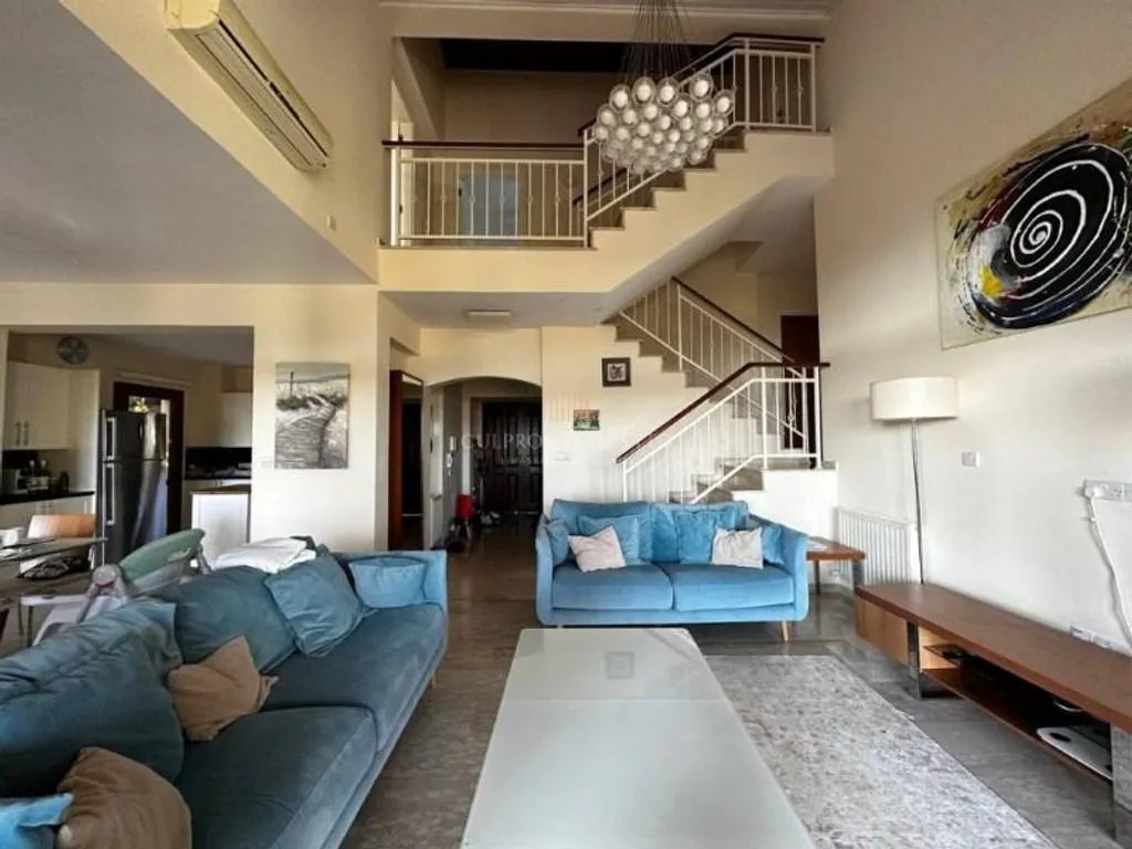 House 300m² in Cyprus, Paphos. Priced at 8500€ rent photo-1