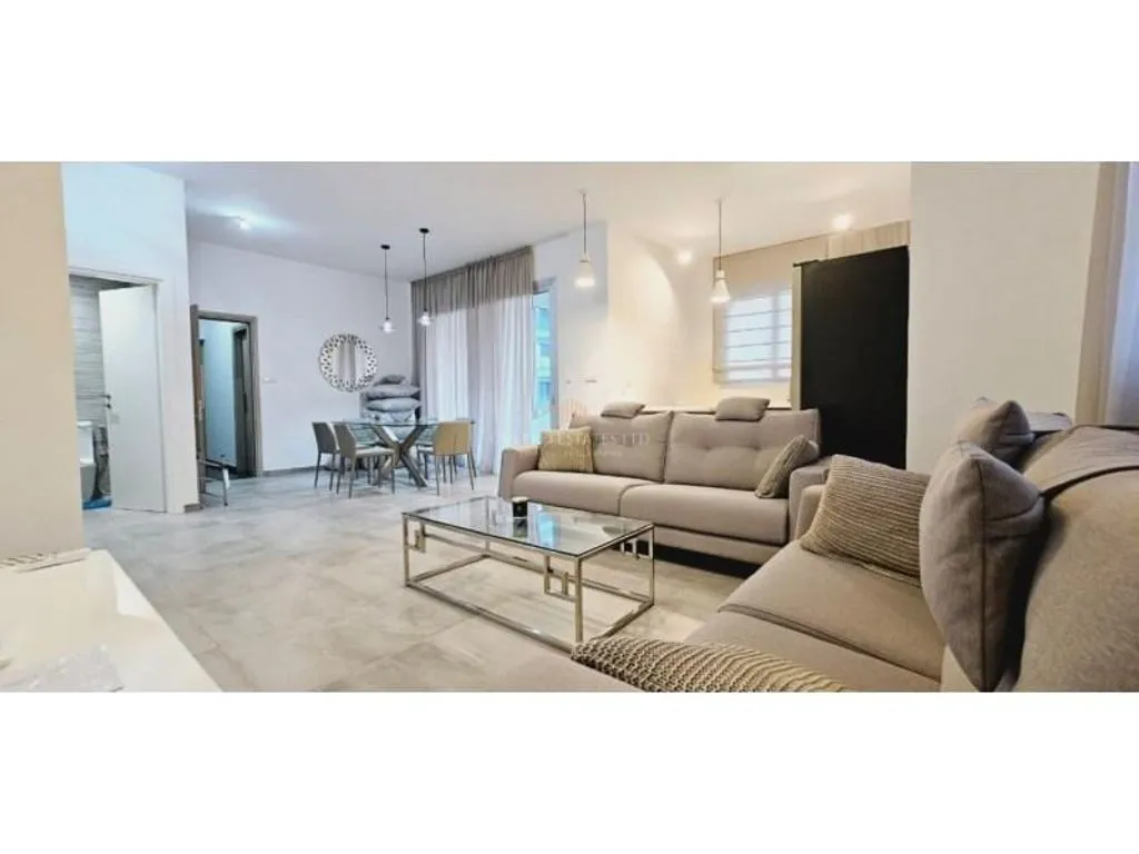 Flat 125m² in Cyprus, Limassol. Priced at 2500€ rent photo-1