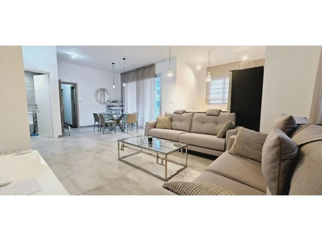 Flat 125m² in Cyprus, Limassol. Priced at 2500€ rent photo-2