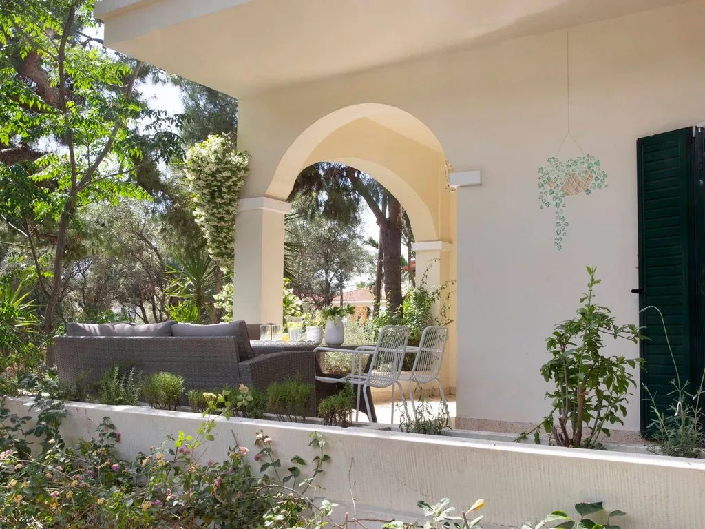 Villa 250m² in Greece, Athens. Priced at 13150€ rent photo-2