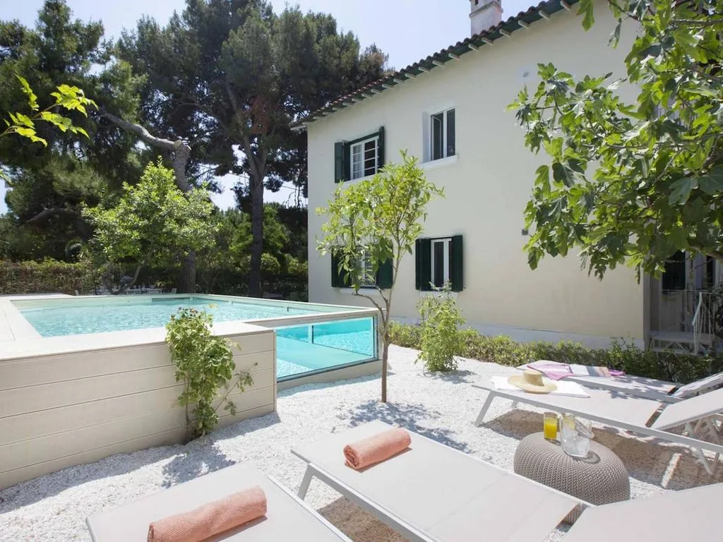 Villa 250m² in Greece, Athens. Priced at 13150€ rent photo-6