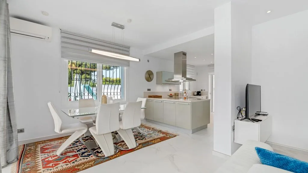 Villa 298m² in Portugal, Oeirash. Priced at 1995000€ rent photo-1
