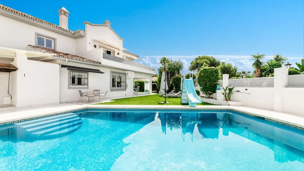 Villa 298m² in Portugal, Oeirash. Priced at 1995000€ rent photo-3