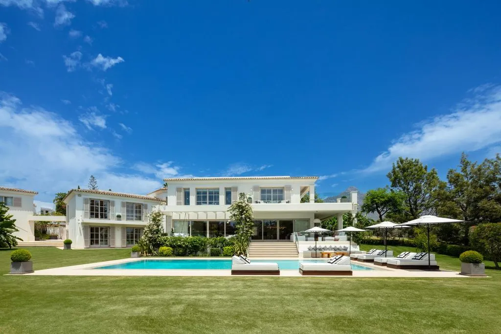 Villa 702m² in Portugal, Oeirash. Priced at 9680000€ rent photo-15