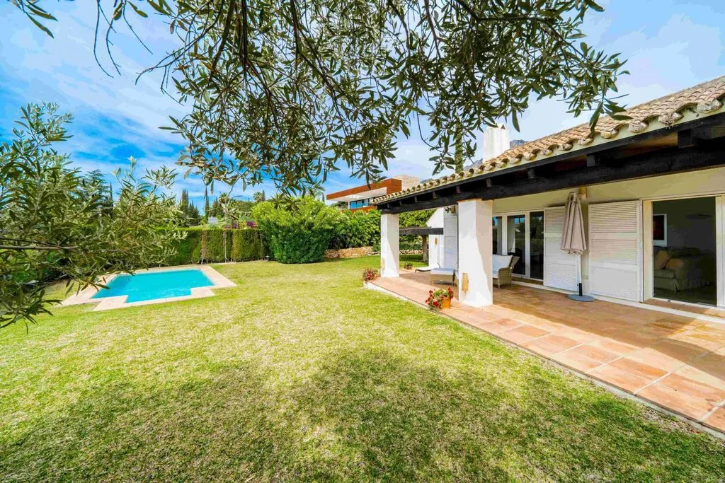 Villa 702m² in Portugal, Oeirash. Priced at 9680000€ rent photo-19